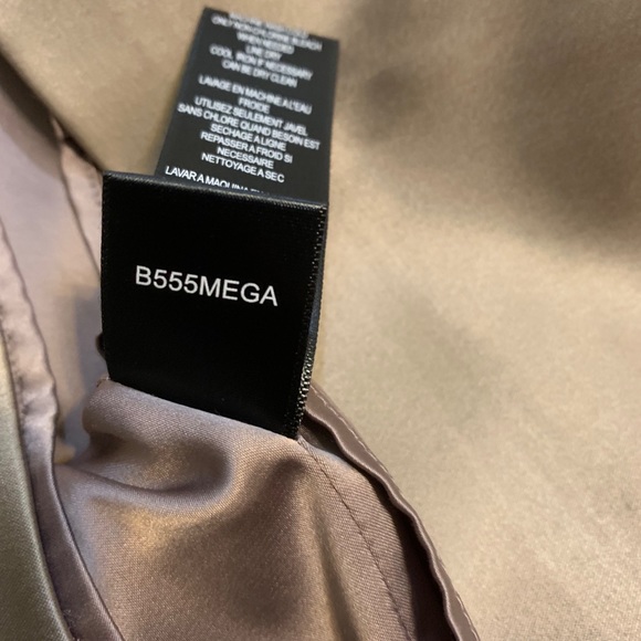 BCBG V-Neck Sleeveless Sash Satin Mini Dress Sz 2 - Picture 6 of 9